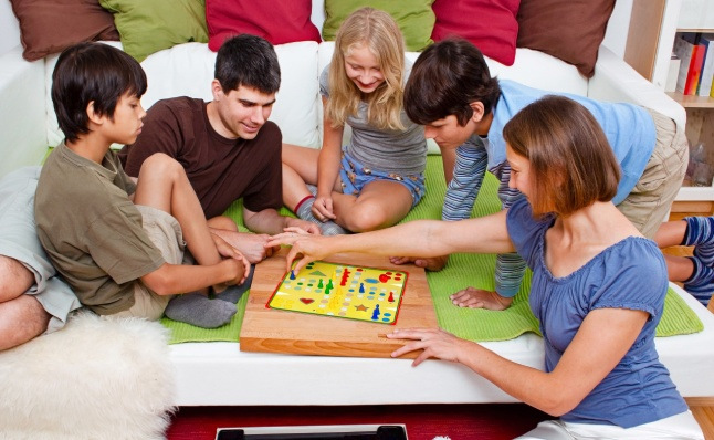10 jeux de société pour jouer en famille - Les Bonnes Bouilles